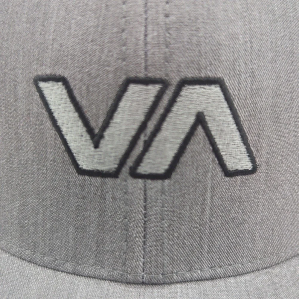RVCA Chester Flexfit Hat Heather Grey VA Logo Baseball Cap S/M 3D5542502